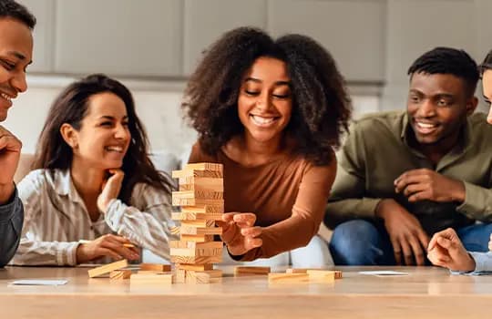 Noite de jogos com amigos: 4 opções para garantir a diversão slide 1