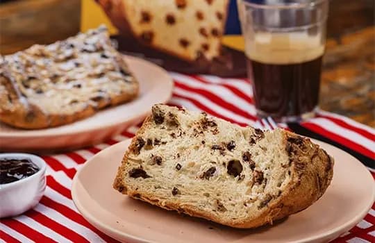 Panettone na Chapa com Geleia e Café